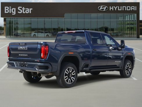Used 2022 GMC Sierra 2500 AT4 image 4
