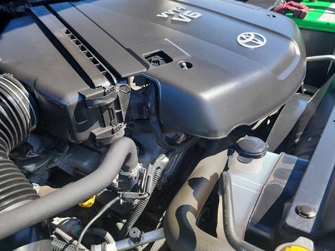 Used 2013 Toyota Tacoma 4x4 Double Cab w/ Limited Pkg image 18