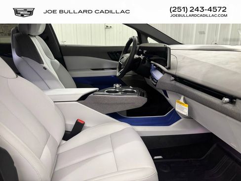 New 2025 Cadillac Optiq Luxury 1 image 11