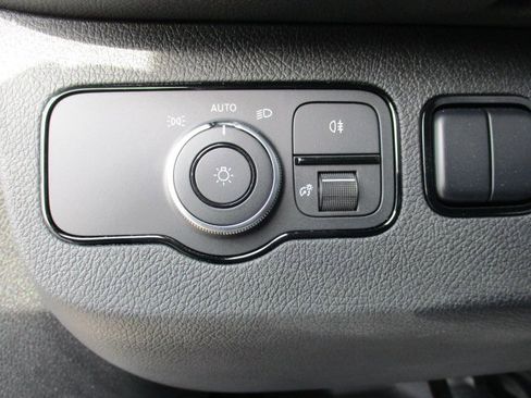 Used 2023 Mercedes-Benz Sprinter 4500 image 10