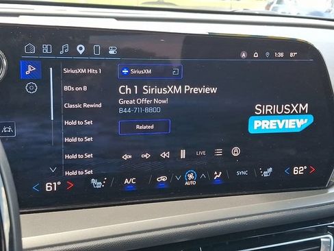 Used 2024 Chevrolet Traverse LT w/ Enhanced Driving Package AWD/4WD image 17