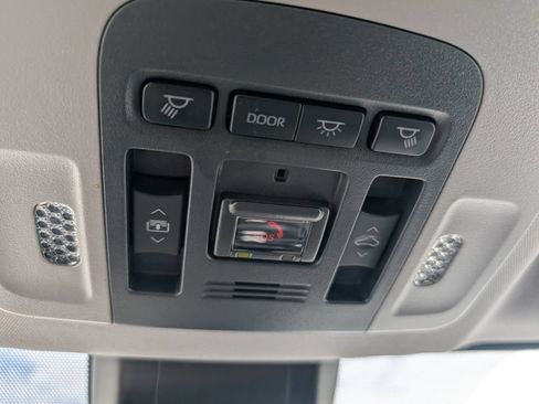 Used 2023 Toyota Camry XSE FWD image 11