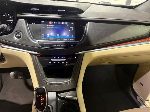 Used 2018 Cadillac XT5 Luxury w/ Driver Awareness Package FWD image 30