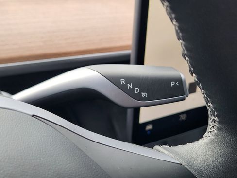 Used 2025 Tesla Model Y Long Range image 37