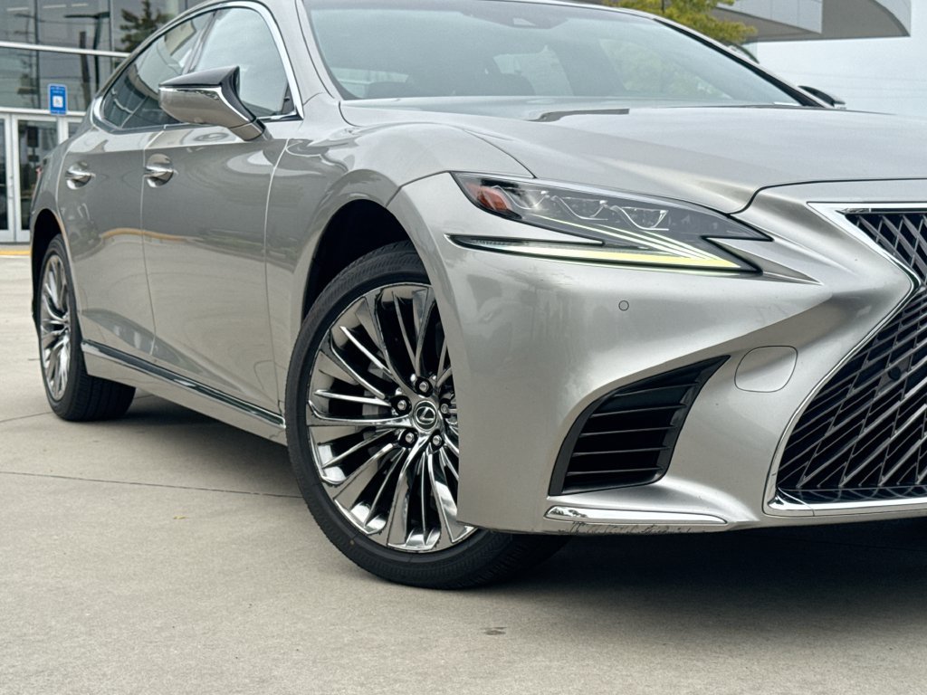Used 2018 Lexus LS 500 w/ Interior Upgrade Package RWD image 9