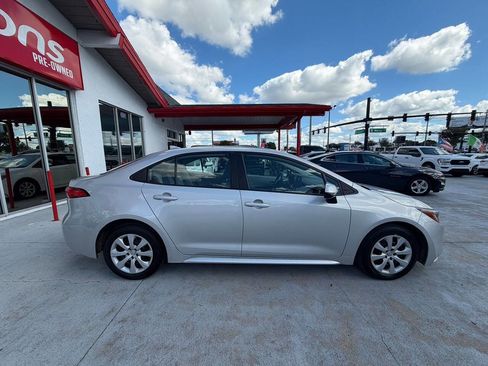 Used 2024 Toyota Corolla LE FWD image 17