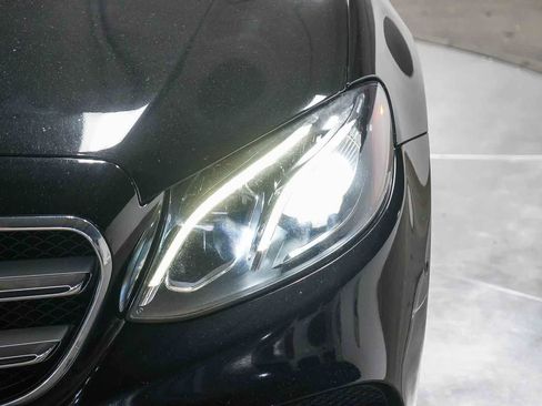 Used 2018 Mercedes-Benz E 300 image 4