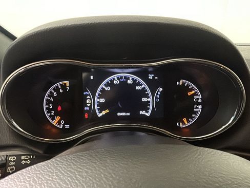 Used 2019 Jeep Grand Cherokee Laredo AWD/4WD image 20
