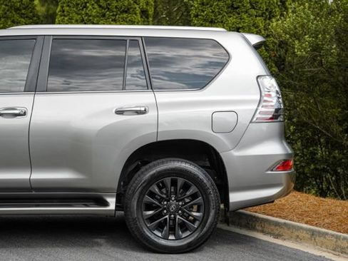 Used 2021 Lexus GX 460 Premium w/ Premium Package AWD/4WD image 11