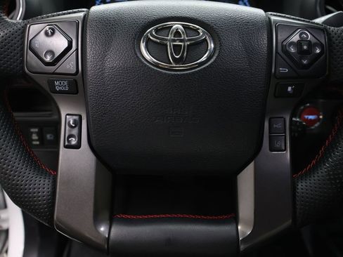 Used 2019 Toyota Tacoma TRD Sport AWD/4WD image 18