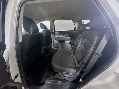 Used 2025 Nissan Pathfinder SV FWD image 27