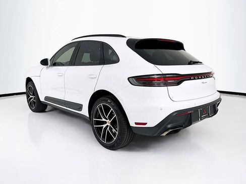 Certified 2024 Porsche Macan AWD/4WD image 3