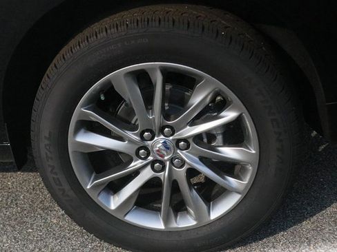 Used 2024 Buick Enclave Avenir w/ Avenir Technology Package image 9