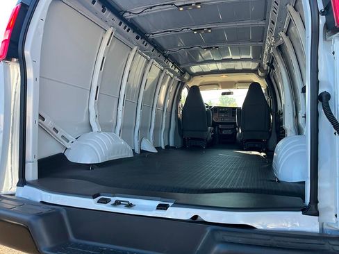 New 2025 GMC Savana 3500 Extended w/ Driver Convenience Package image 6