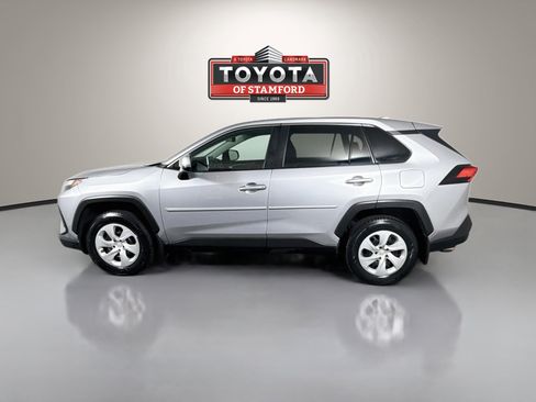 Used 2024 Toyota RAV4 LE AWD/4WD image 4