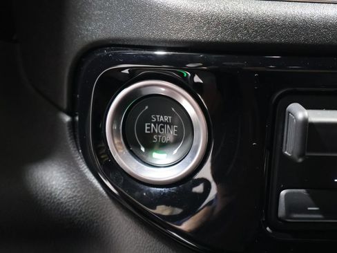 Used 2023 Chevrolet Silverado 1500 LT AWD/4WD image 25