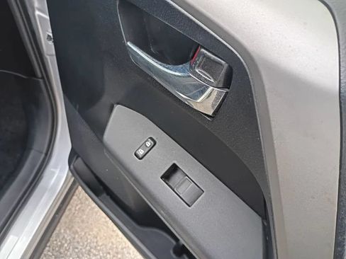 Used 2017 Toyota RAV4 XLE FWD image 18