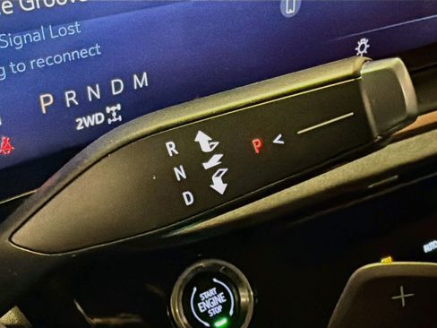 Used 2025 Buick Envision Sport Touring AWD/4WD image 25