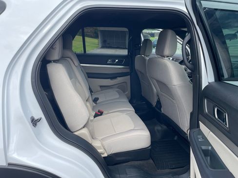 Used 2018 Ford Explorer XLT FWD image 19