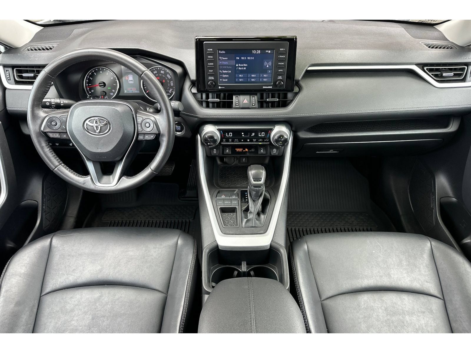 Used 2022 Toyota RAV4 XLE Premium FWD image 15