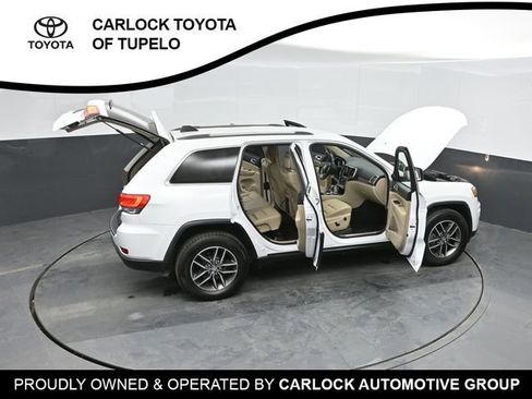 Used 2018 Jeep Grand Cherokee Limited image 46