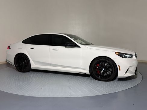 Used 2025 BMW M5 w/ Executive Package AWD/4WD image 7