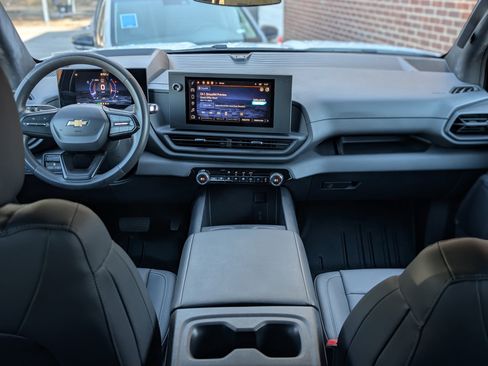 Used 2024 Chevrolet Silverado EV W/T image 22