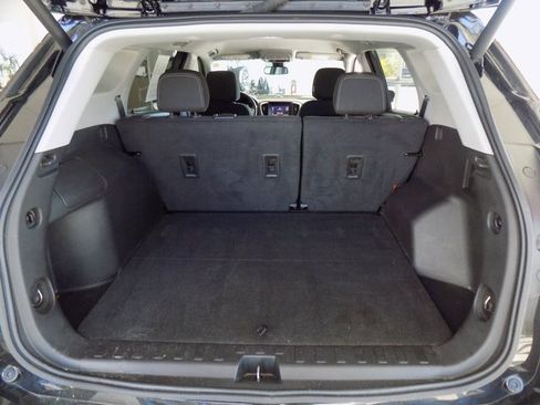 Used 2023 GMC Terrain SLE w/ Driver Convenience Package image 23