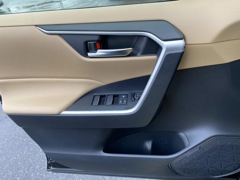 Used 2024 Toyota RAV4 XLE w/ Convenience Package image 24