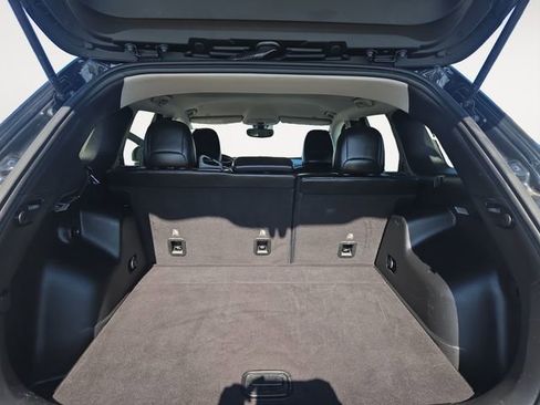 Used 2019 Jeep Cherokee Trailhawk image 32