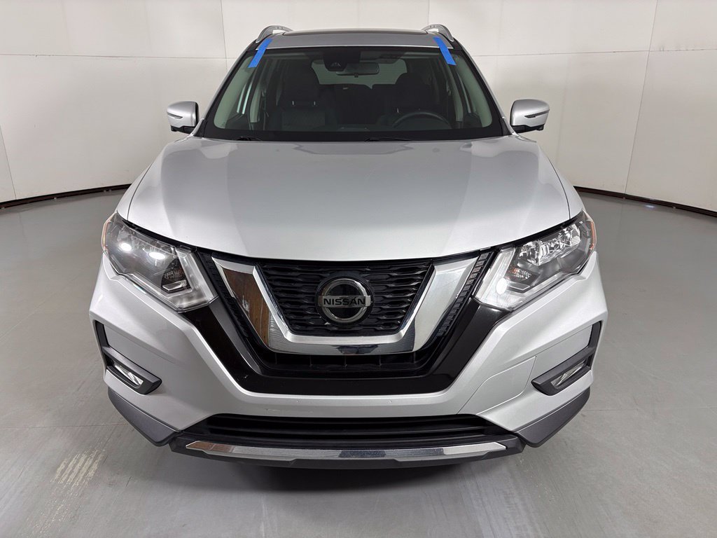 Used 2020 Nissan Rogue SV w/ Sun & Sound Touring Package FWD image 3