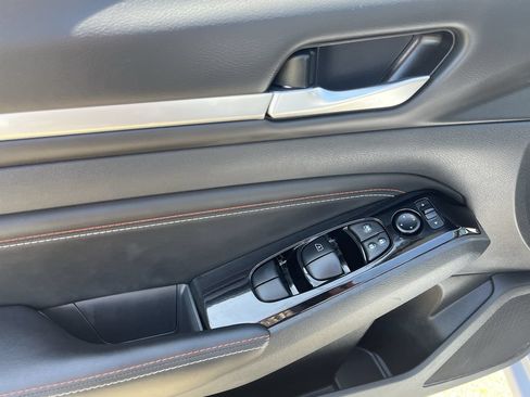 Used 2023 Nissan Altima 2.5 SR w/ SR Premium Package FWD image 22