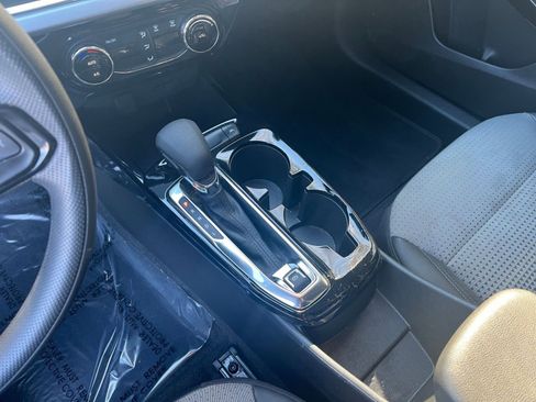 Used 2025 Chevrolet Trax LT image 37