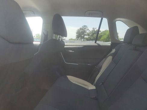Used 2025 Toyota RAV4 XLE FWD image 12