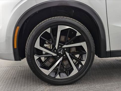 Used 2024 Mitsubishi Outlander SE image 31