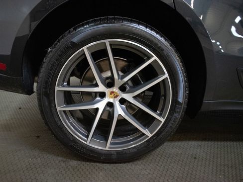 New 2026 Porsche Macan image 17