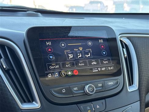 Used 2025 Chevrolet Malibu LT image 19