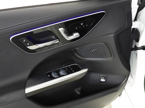 Used 2022 Mercedes-Benz C 300 Sedan image 12