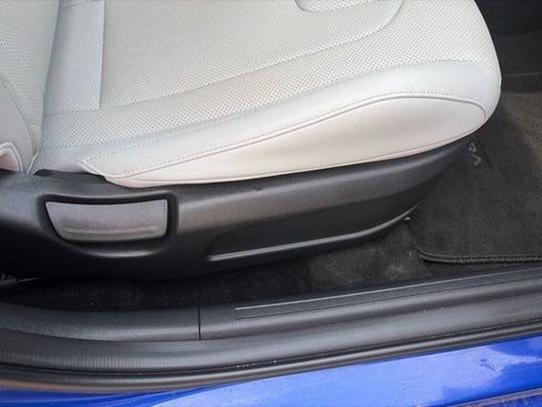 Used 2023 Hyundai Elantra Limited w/ Cargo Package FWD image 40