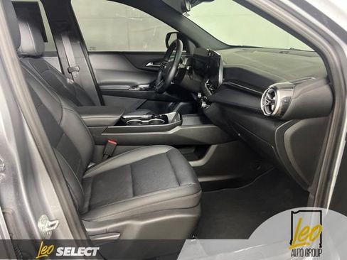 Used 2026 Chevrolet Equinox LT w/ Convenience Package II AWD/4WD image 14