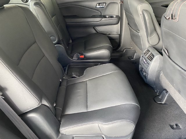 Used 2021 Honda Pilot Touring image 12