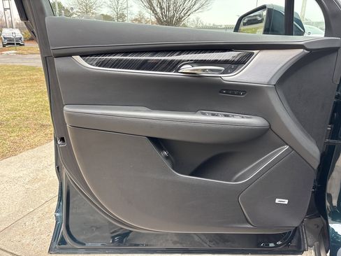 Used 2025 Cadillac XT6 Premium Luxury image 21
