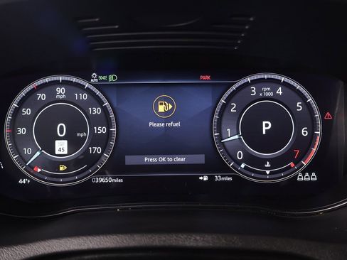 Used 2021 Jaguar E-PACE SE image 4