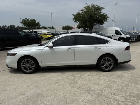 Used 2024 Honda Accord EX image 9