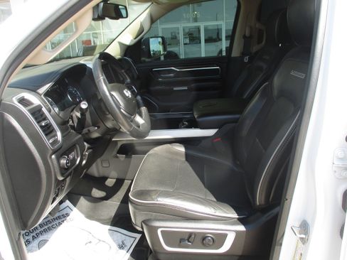 Used 2020 RAM 1500 Laramie AWD/4WD image 4