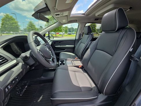 New 2026 Honda Odyssey Touring image 16
