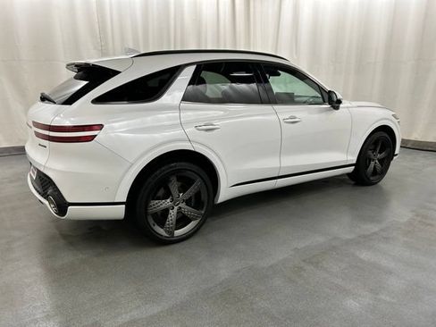 Used 2023 Genesis GV70 3.5T Sport w/ Sport Prestige Package AWD/4WD image 4
