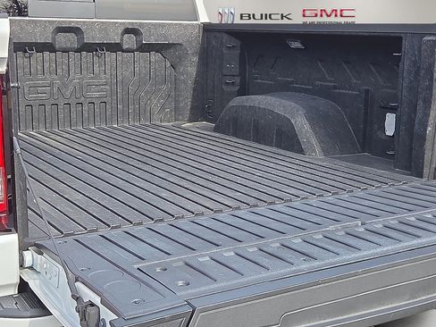 Used 2024 GMC Sierra 1500 Denali w/ Denali Reserve Package image 9