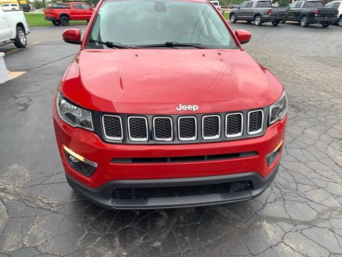 Used 2019 Jeep Compass Latitude w/ Popular Equipment Group AWD/4WD image 16