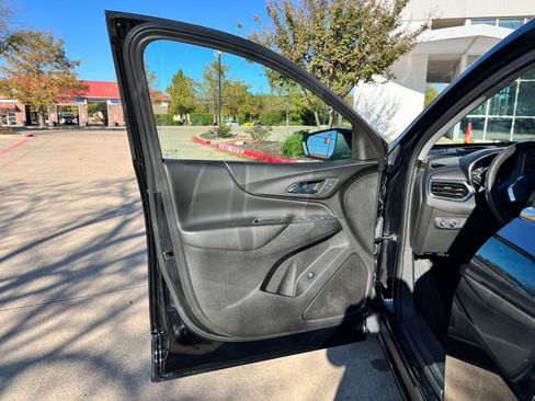 Used 2022 Chevrolet Equinox LT image 12